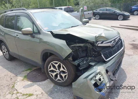 2021 Subaru Forester Premium из США, поврежденный, VIN JF2SKAJC9MH426389